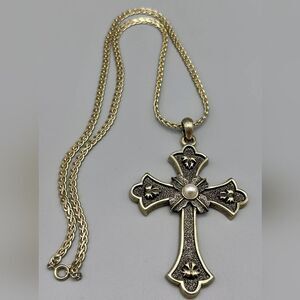Vintage GT Sarah Coventry Limited Edition 1975 Pearl Cross Necklace 22",3.5" EUC
